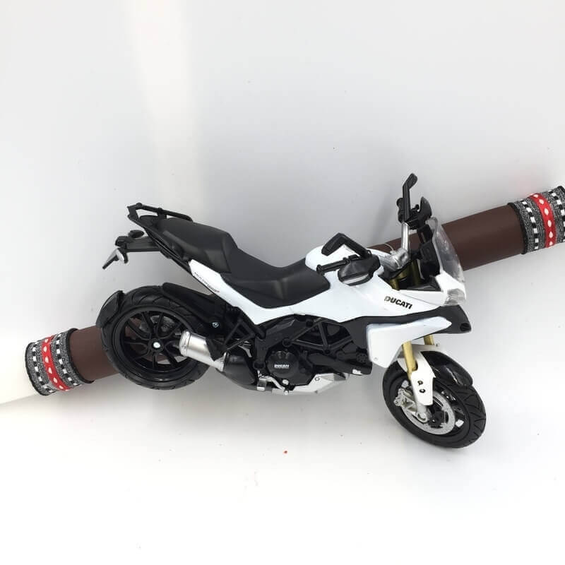 Πασχαλινή Λαμπάδα Μοτοσυκλέτα Ducati Άσπρη Πασχαλινή Λαμπάδα Μοτοσυκλέτα Ducati Άσπρη