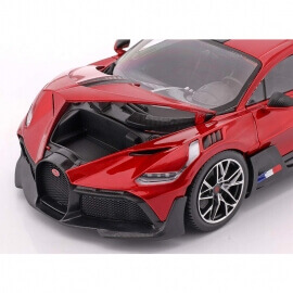 Bburago 1:18 Bugatti Chiron Divo Red