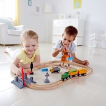 Τρενάκι Ξύλινο με Διάβαση και Γερανό Hape (E3732)