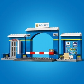 Lego City - Καταδίωξη Στο Αστυνομικό Τμήμα (60370)