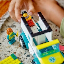 Lego City Ασθενοφόρο και Σνοουμπόρντερ (60403)