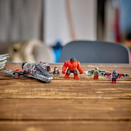 Lego Super Heroes Captain America vs. Red Hulk Battle (76292)