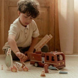 Ξύλινο Πυροσβεστικό 'Οχημα με Αξεσουάρ - Little Dutch (2536)Ξύλινο Πυροσβεστικό 'Οχημα με Αξεσουάρ - Little Dutch (2536)