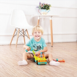 Φορτηγό με Εργαλεία, Φως & Ήχους - Hola (6109)