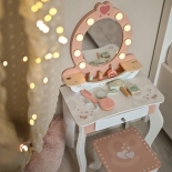 Ξύλινη Τουαλέτα Ομορφιάς με Φώς & Σκαμπό - Tooky Toy (TP530)
