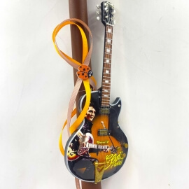 Χειροποίητη Πασχαλινή Λαμπάδα Ηλ. Κιθάρα Elvis (26.15)