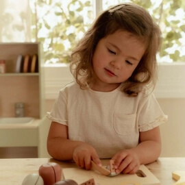 Ξύλινος Δίσκος Κοπής με Φρούτα - Little Dutch (2504)