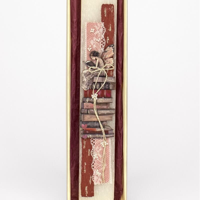 Πασχαλινή Λαμπάδα Πλακέ με Νεράιδα Βιβλία Λευκή (26057W)Πασχαλινή Λαμπάδα Πλακέ με Νεράιδα Βιβλία Λευκή (26057W)