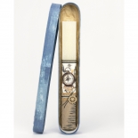 Πασχαλινή Λαμπάδα Πλακέ με Πυξίδα Λευκή (26079W)