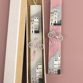 Πασχαλινή Λαμπάδα Πλακέ με Καρφίτσα Ποδήλατο Λευκή (26100W)Πασχαλινή Λαμπάδα Πλακέ με Καρφίτσα Ποδήλατο Λευκή (26100W)