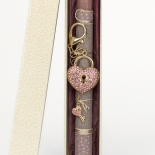 Πασχαλινή Λαμπάδα με Μπρελόκ Καρδιά Κλειδαριά Ροζ Σκούρο (26129P)