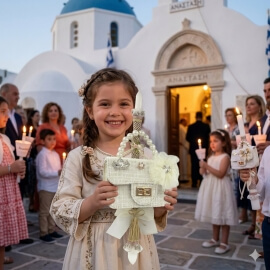 Χειροποίητη Πασχαλινή Λαμπάδα με Τσαντάκι τύπου Chanel λευκό (26.88)Χειροποίητη Πασχαλινή Λαμπάδα με Τσαντάκι τύπου Chanel λευκό (26.88)